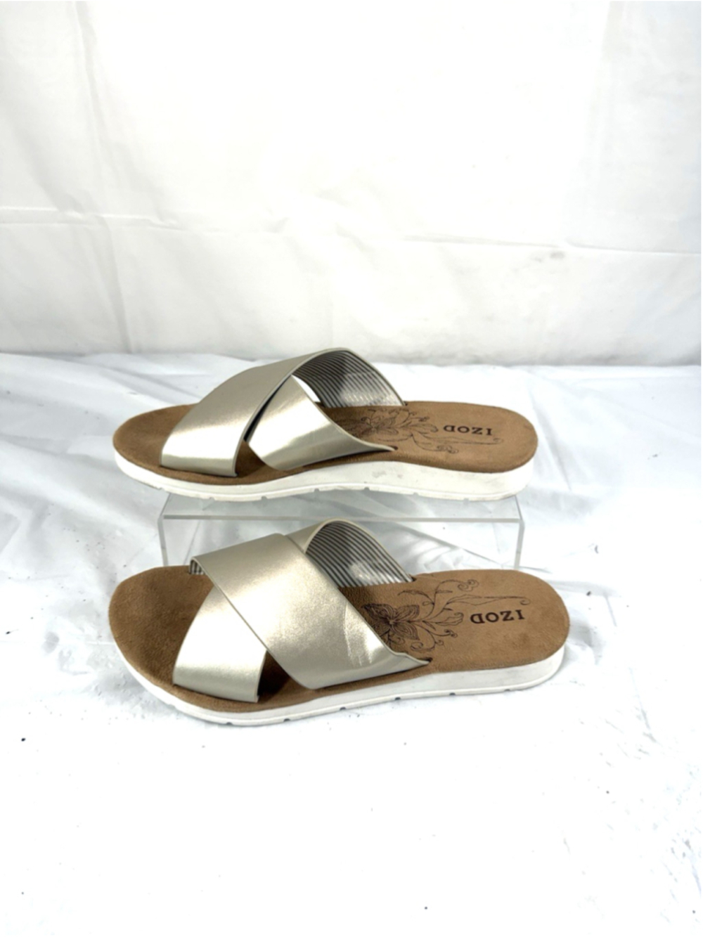 Izod Alyssa Cross Strap Sandals Comfort Slide Metallic Gold Women's Sz 6 M